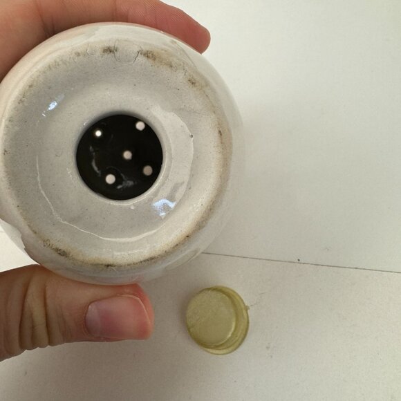 Vtg Christmas Holiday Stoneware Salt Pepper Shakers Set Tree Decor 3.5in Tall - Picture 9 of 9